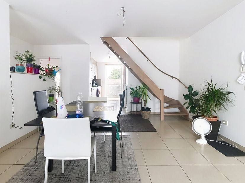 Le moyen le plus rapide pour visiter cet appartement? Demandez votre visite via le bouton rouge de notre site Web (www.dewaele.com) et vous serez cont