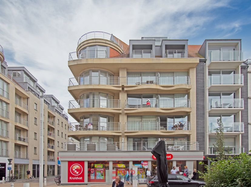 Appartement idéalement situé au cœur de Nieuport-Bains ! Cet agréable appartement pour 4 personnes se trouve en plein centre, à deux pas de la digue.