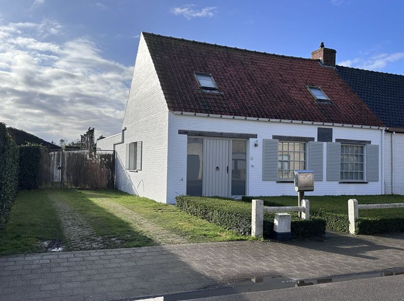 Visserswoning - volledige recente verbouwing met ruime living en open geïnstalleerde keuken, vloerverwarming, parketvloer, gelijkvloerse slaapkamer en
