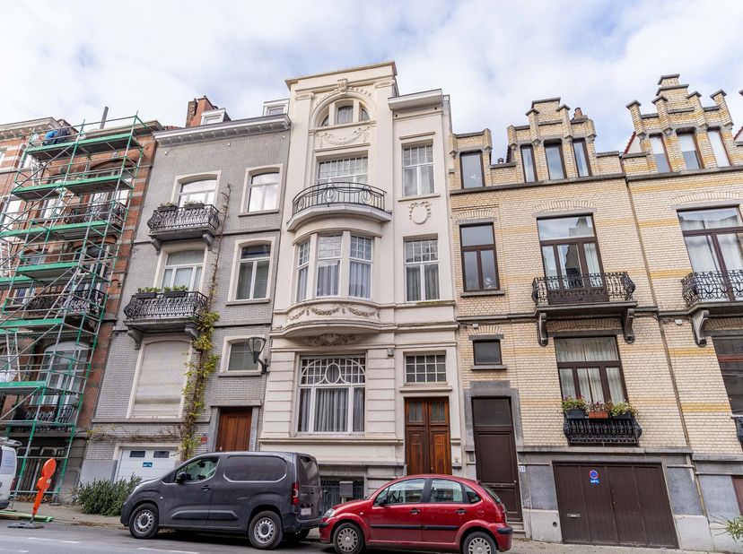 *** OPTION - DANS L&#039;ATTENTE DE LA SIGNATURE DU COMPROMIS ***  MONTGOMERY: TRIOR Woluwe vous propose cette magnifique maison du début des années 1900 A