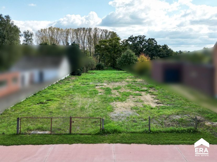 Terrain à vendre
                    à 3560 Linkhout