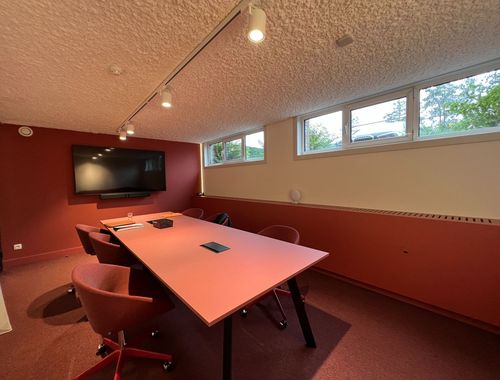                                         Espace de bureaux à louer à Mariakerke, € 4.000
