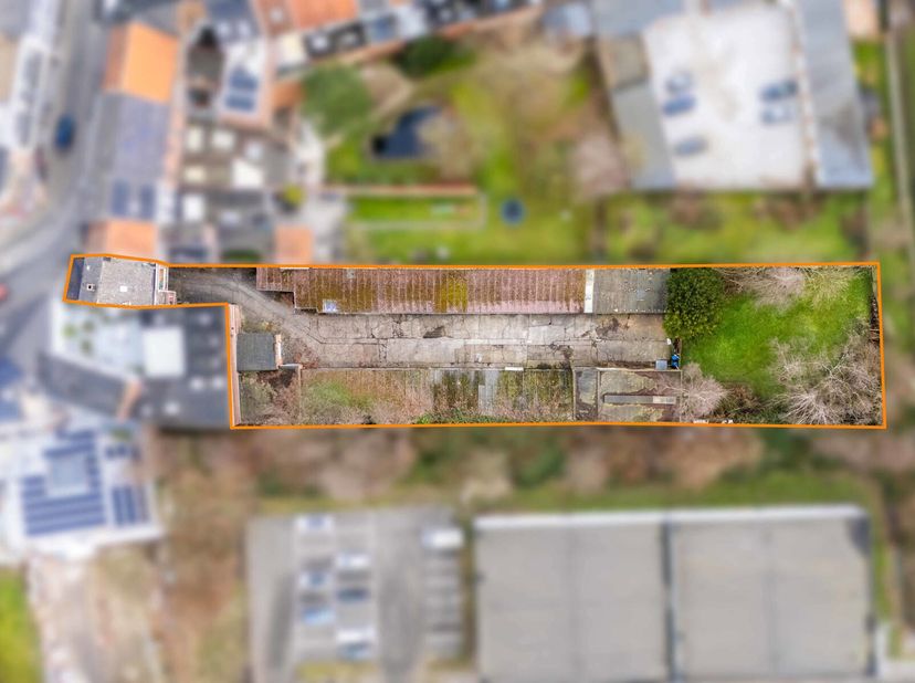 Te koop: projectgrond met een oppervlakte van 1708 m² gelegen in de stadskern van Aalst. Deze topligging in het nabijzijn van ziekenhuizen, station, g