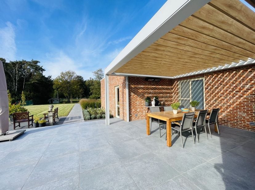 Deze vrijstaande woning is rustig gelegen in de residentiële woonomgeving, Gewaai te Zutendaal. Zutendaal wordt gekenmerkt door zijn prachtige natuur