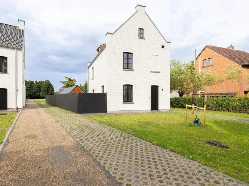 6 % BTW mogelijk onder voorwaarden!&lt;br /&gt;
Project Lindenhof bestaat uit 10 prachtige nieuwbouwwoningen gelegen in een rustige en groene omgeving. Het