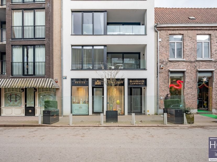 Bien professionnel à vendre
                    à 9800 Deinze