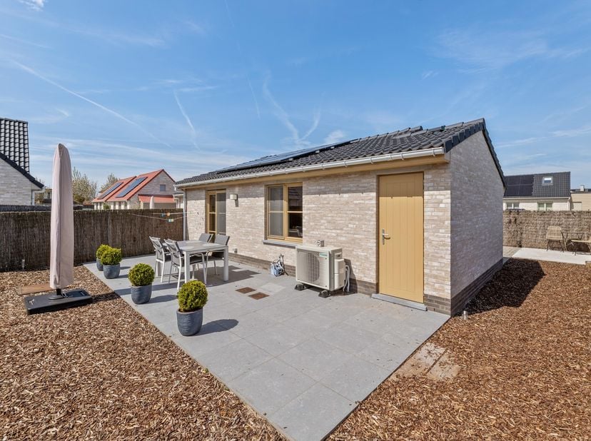 Westhinder II is een vakantiedomein gelegen op een boogscheut van de beschermde duinen van Koksijde in een oase van rust. Deze woning is volledig geli