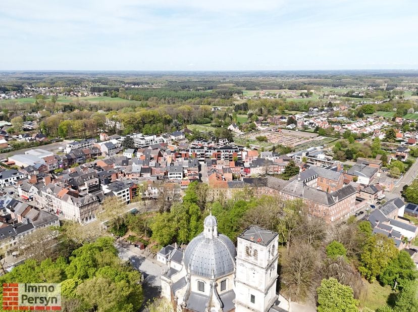 Dit energiezuinige 2-slaapkamer appartement is gelegen op de eerste verdieping van het nieuwbouwproject Molenveste in Scherpenheuvel.&lt;br /&gt;
&lt;br /&gt;
Het
