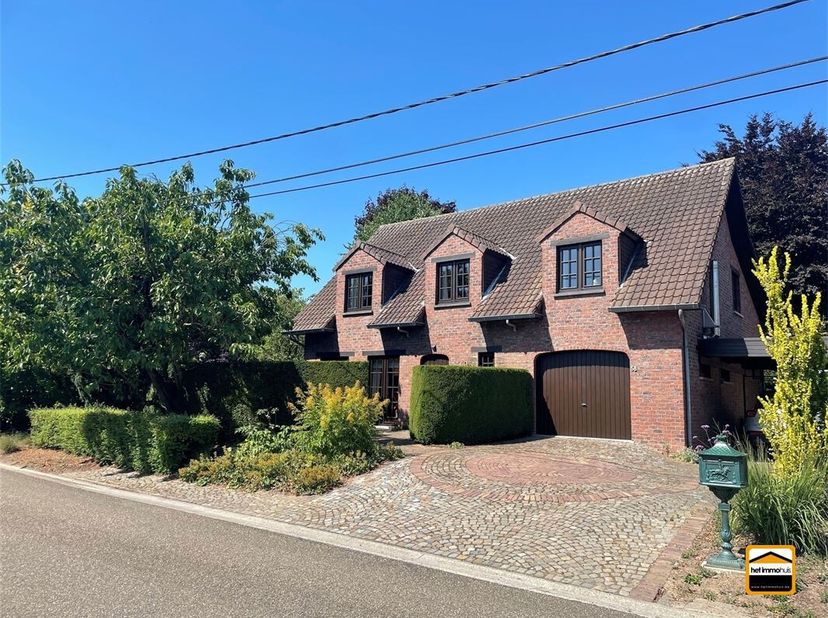 Gunstig gelegen villa met 3 slaapkamers tuin, nabij centrum Alken&lt;br /&gt;
* Geen renovatieverplichting (EPC-label: D)&lt;br /&gt;
* Asbestveilig&lt;br /&gt;
Deze op