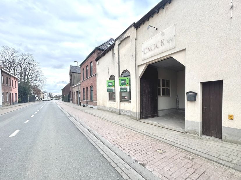 Bien professionnel à vendre
                    à 8570 Vichte