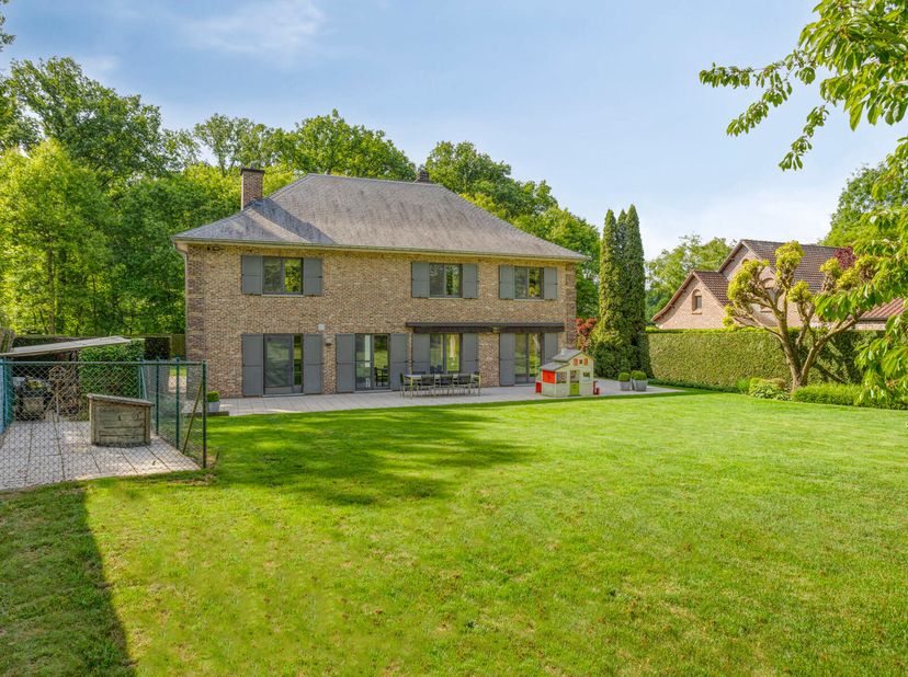 A la recherche d&#039;une maison unique dans un environnement verdoyant ? Cette villa prête à l&#039;emploi située dans la région boisée de Hoog-Linden (Lubbeek