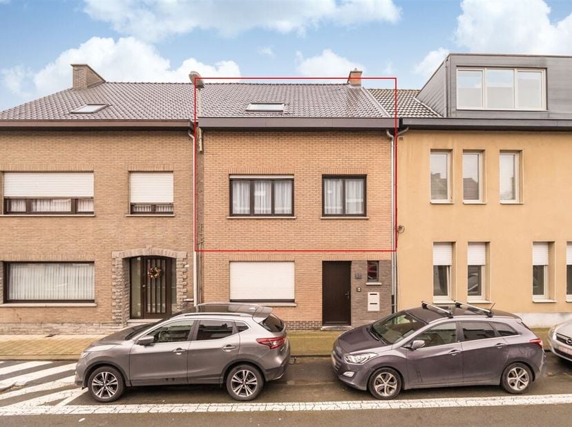Recent gerenoveerd appartement met 1 slaapkamer en grote bergzolder van 41m².&lt;br /&gt;
Het appartement bevindt zich op de eerste verdieping van een wonin