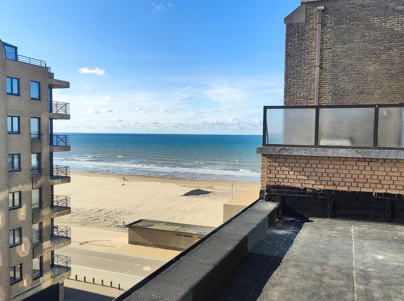 ! APPARTEMENT PENTHOUSE EXCLUSIF AVEC GRANDE TERRASSE ENSOLEILLÉE ET SUPERBE VUE SUR LA MER DANS LE PROJET DE NOUVELLE CONSTRUCTION GRAND LARGE À SINT