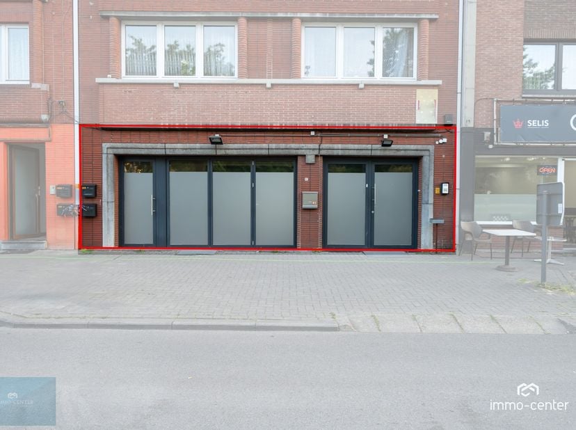 Ontdek dit instapklare handelspand van 175 m², strategisch gelegen nabij het Tordpark.&lt;br /&gt;
Dankzij de grote etalage geniet je hier van maximale zich