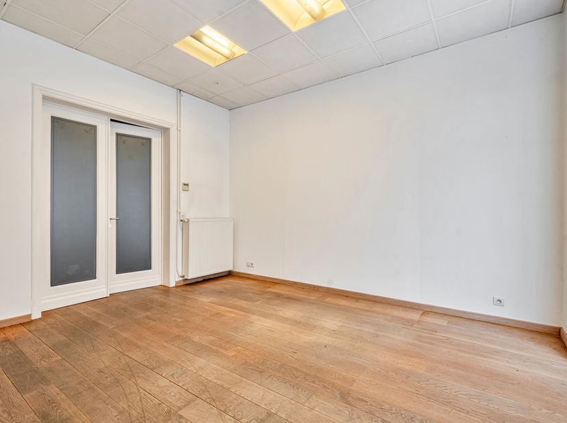Bien professionnel à louer
                    à 8560 Wevelgem