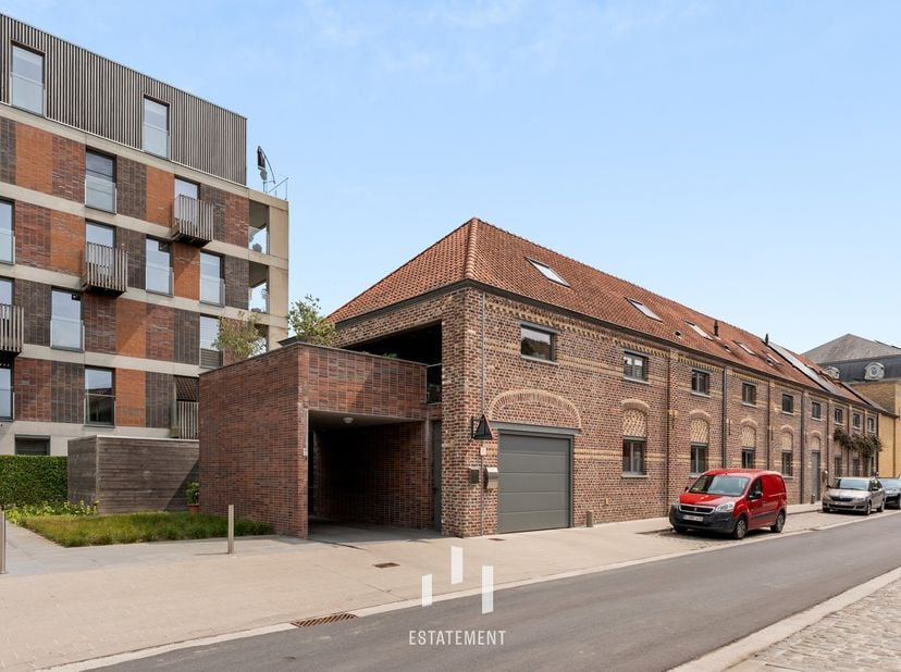 Welkom in deze prachtig afgewerkte, energiezuinige woning in de Maltastraat 10 te Ieper – een stijlvolle en instapklare woning op wandelafstand van he