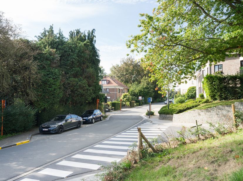 TOUTE OFFRE A PARTIR DE 325.000euro SERA PRISE EN CONSIDERATION - WEZEMBEEK-OPPEM, situé dans une rue cyclable et peu fréquentée, proche de toutes les