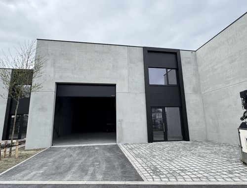                                         Entrepôt sans bureau à louer à Oudenburg, € 1.070

