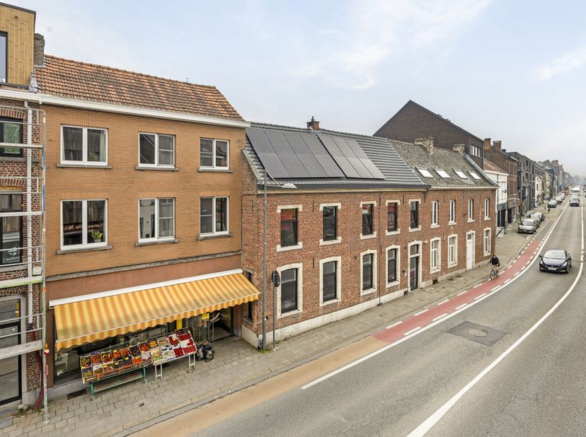 Zoekt u ruimte voor uw nieuwe onderneming? Een woning met handelsruimte op een toplocatie?&lt;br /&gt;
Gelegen aan de Naamsesteenweg in Heverlee, biedt deze