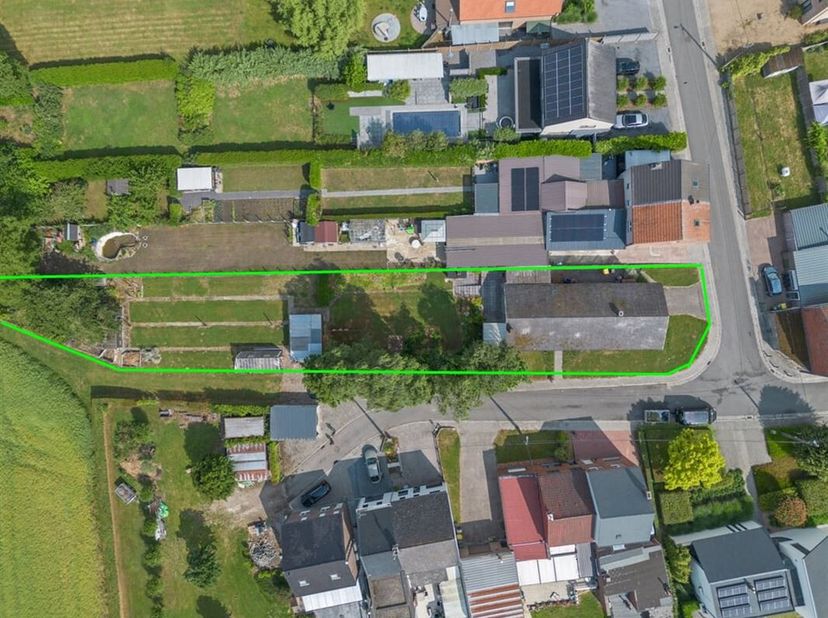 OP TE FRISSEN GELIJKVLOERSE GEZINSWONING OP EEN KNAP PERCEEL VAN 14A29CA IN WOMMERSOM&lt;br /&gt;
In Wommersom, een deelgemeente van Linter vinden we langs