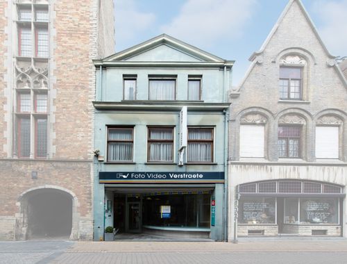                                         Handelspand met woonst te koop in Veurne, € 239.000
