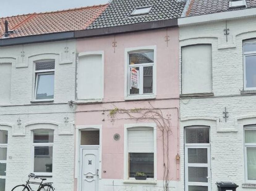 Startprijs bedraagt euro 270.000,00. Elk prijsvoorstel vanaf deze prijs zal worden voorgelegd aan de eigenaars die zich het recht voorbehouden dat al