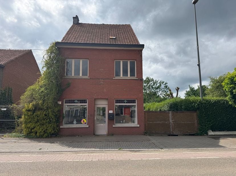 Projectgrond voor meerdere appartementen op een topligging met een unieke investeringsopportuniteit.&lt;br /&gt;
&lt;br /&gt;
Het betreft een perceel projectgrond