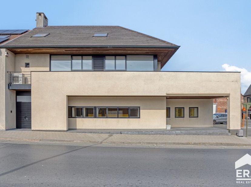 [[ CE BIEN PARTICIPE À LA JOURNÉE MAISONS OUVERTES ERA LE 14/6 DE 11:00 À 12:00 ]]&lt;br /&gt;
Ce bien participe à la Journée Maisons Ouvertes ERA. Visitabl