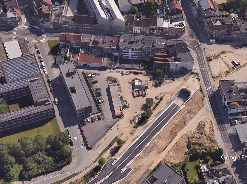 UNIEKE ONTWIKKELINGSKANS:  &lt;br /&gt;
 &lt;br /&gt;
1.885 m² bouwgrond te koop onder voorwaarden in centrum Kortrijk. &lt;br /&gt;
  &lt;br /&gt;
Op zoek naar een uitzonder