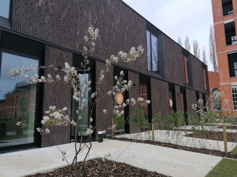 Ter hoogte van de Neremstraat 256 in Tongeren vinden we deze splinternieuwe Skilpodwoning terug voorzien van alle luxe en comfort.&lt;br /&gt;
&lt;br /&gt;
De won
