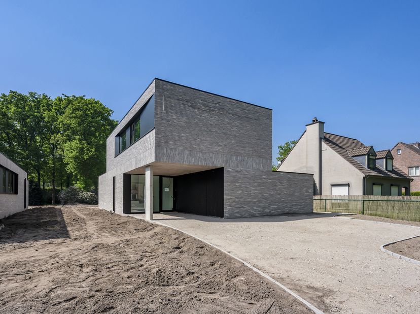 Exclusieve en Duurzame Nieuwbouwwoning met Hoogwaardige Materialen en Geavanceerde Energietechnieken&lt;br /&gt;
Locatie: Wildert  Rustige en groene omgevin