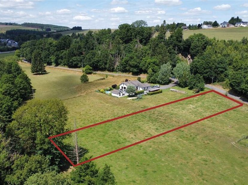 Amoureux de la campagne ? &lt;br /&gt;
Les Viviers vous présente deux terrains à bâtir  situés à Berguème, près de Tenneville. Celui-ci a une superficie de