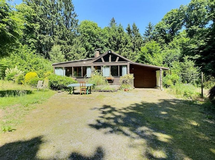 Charmant Chalet situé dans le domaine de la Forestière !!!!!&lt;br /&gt;
Le bien est composé comme suit : cuisine, living, 1 chambre, salle de bain, grenier
