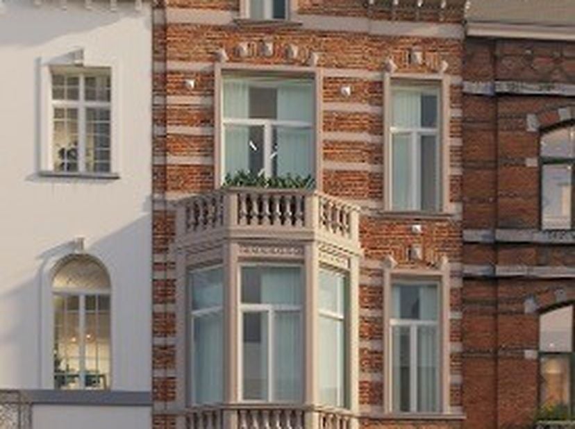 Graag stellen wij u dit commercieel uitstekend gelegen handelspand voor, midden op de Bondgenotenlaan, dé winkelstraat van Leuven. Dankzij de strategi