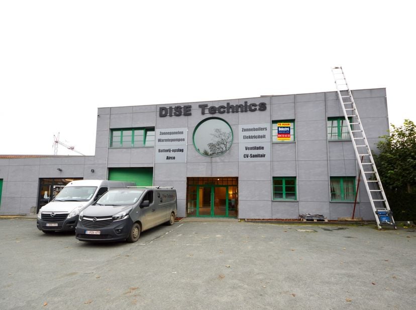 Bien professionnel à louer
                    à 9400 Ninove