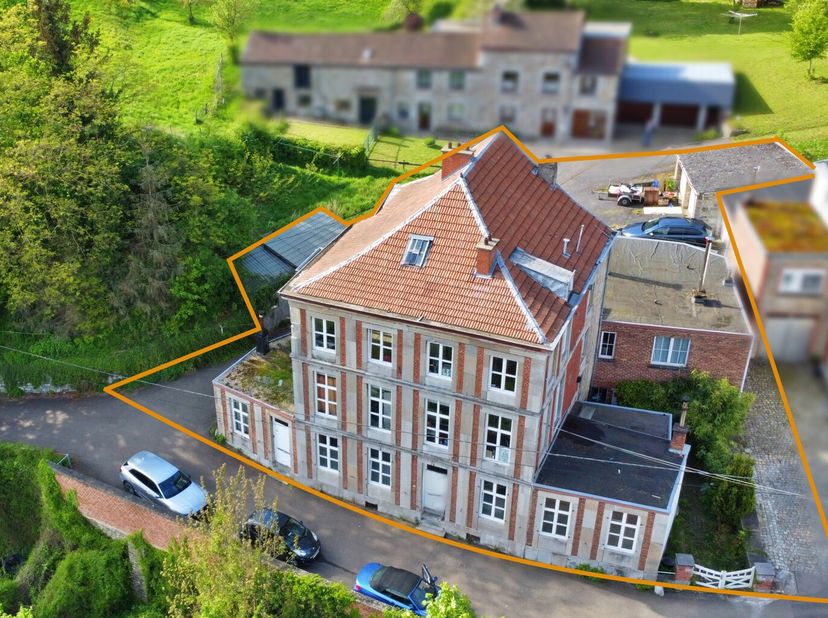 L&#039;immobilière Borremans vous propose cet immeuble de rapport de caractère idéalement situé sur les hauteurs de Verviers. Situation privilégiée dans un
