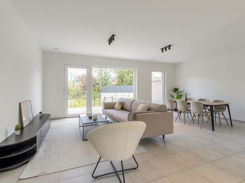 Sur la Sint-Truidersteenweg 419A à Sint-Lambrechts-Herk, nous trouvons cette maison neuve économe en énergie d&#039;une surface habitable de 169 m². Au rez