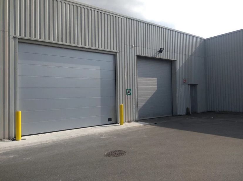 Op zoek naar de perfecte bedrijfslocatie? Ontdek KMO-park De Delften in Malle. Dit unieke complex biedt een scala aan magazijnunits,gelegen langs de w