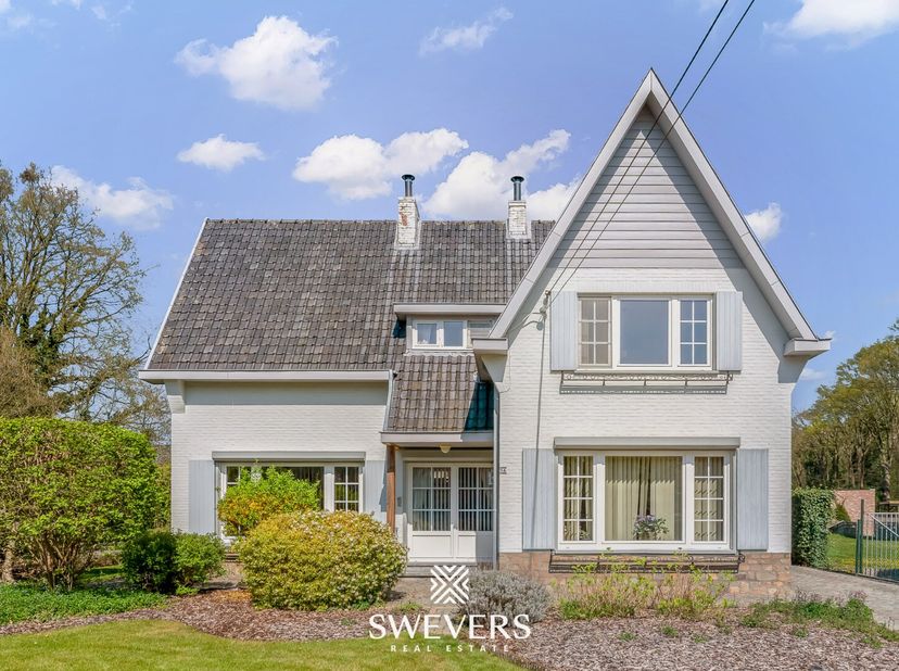 Voor meer info en fotos, surf naar www.swevers.be  Welkom op Michel Scheperslaan 56 in Heusden-Zolder. Deze instapklare open bebouwing uit 1963 werd i