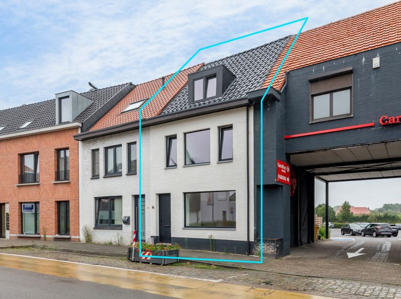 Volledig gerenoveerde woning met 4 slpk. in het centrum van Meer - Vlabkij de Nederlandse grens!&lt;br /&gt;
INDELING&lt;br /&gt;
Gelijkvloerse verdieping:&lt;br /&gt;