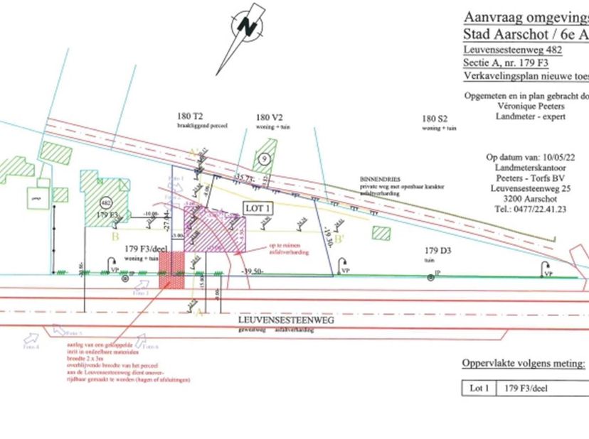 Bouwgrond voor open bebouwing, gelegen in de nabije omgeving van winkels, scholen, openbaar vervoer,... Verbindingswegen naar omliggende gemeenten als