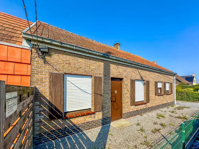 Eerste Bezoekmoment woensdag 19/3 van 16h00-17h30.&lt;br /&gt;
Ligging:&lt;br /&gt;
Te renoveren of te slopen woning in Nazareth op een boogscheut van De Pinte. D