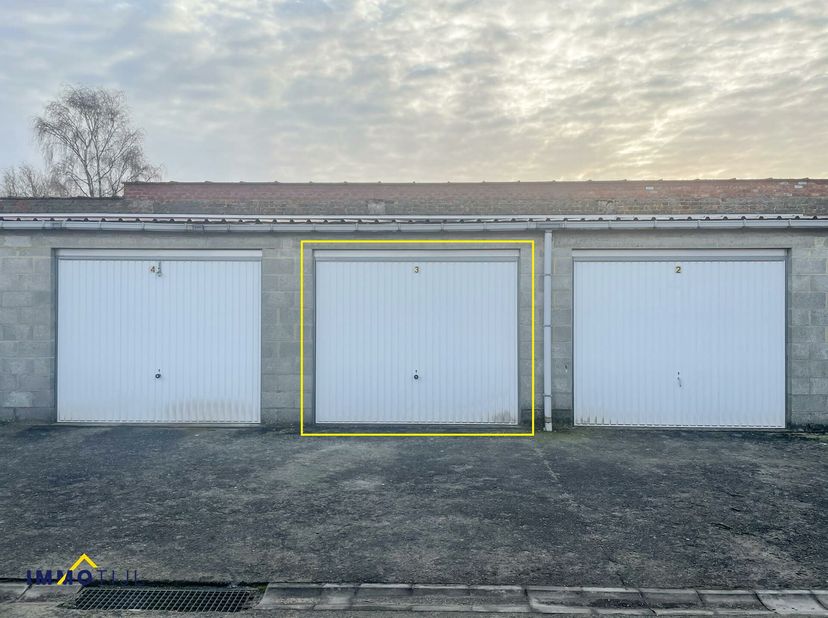 Garagebox te koop omgeving Leopoldlaan!&lt;br /&gt;
Grage gelegen dichtbij het centrum van Aalst met een degelijke inrit.&lt;br /&gt;
Huuropbrengst bedraagt +/- 1