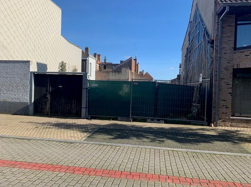 Terrain à vendre
                    à 8660 De Panne