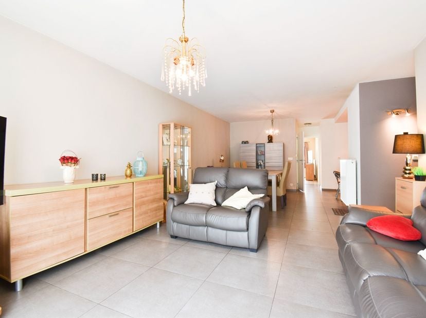 Ontdek het Thuisgevoel van dit appartement via volgende vastgoedvideo: https://www.youtube.com/watch?v=g40NlKaz3PM&lt;br /&gt;
&lt;br /&gt;
In het centrum van Eer