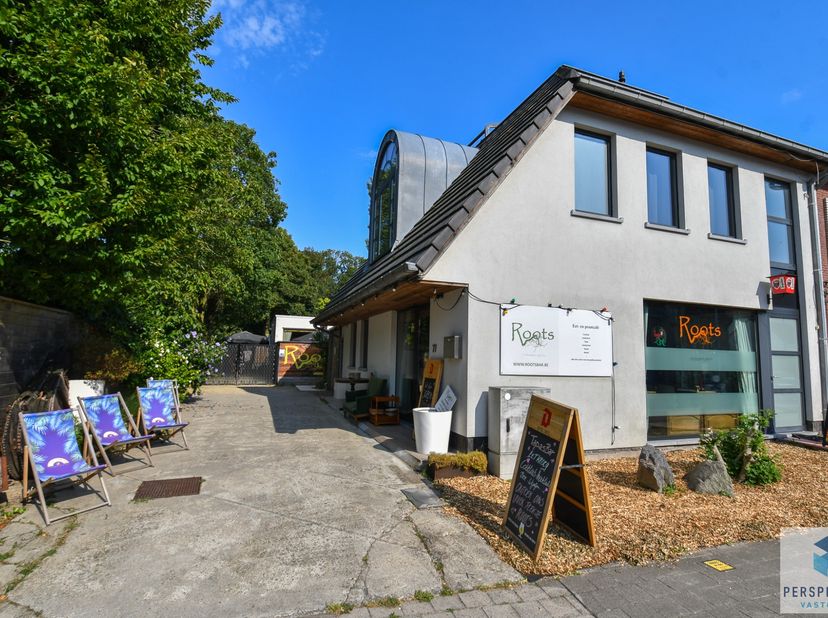 UNIEK ingericht succesvolle horecazaak met woonst op een gewilde locatie. Deze horecazaak ( Voorheen wellness) is gelegen aan de Lodewijk Van Malestra