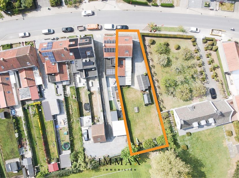 Op zoek naar een te renoveren woning op een toplocatie? Deze woning in Sint-Andries is gelegen op een uiterst gunstige locatie in een rustige straat,