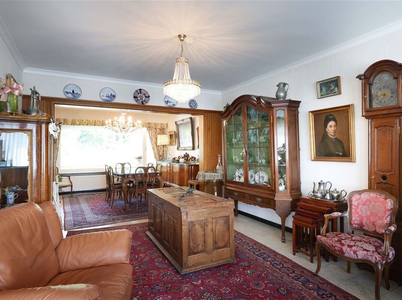 Unieke stadswoning met 4 slaapkamers op wandelafstand van het centrum van Hasselt&lt;br /&gt;
Omgeving:&lt;br /&gt;
+ Op wandelafstand van het bruisende stadscent