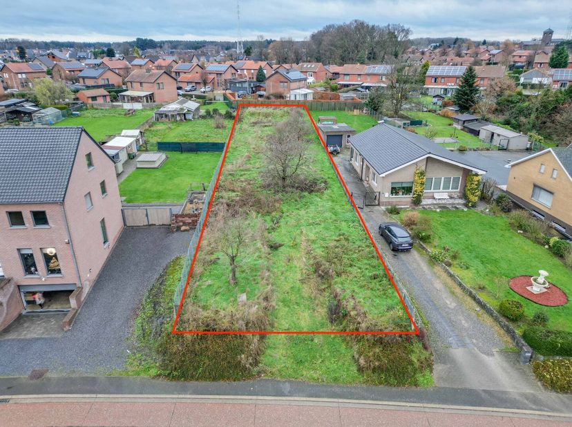 OPEN BOUWGROND MET EEN OPPERVLAKTE VAN 1163 M² IN GELLIK !&lt;br /&gt;
We vinden deze open bouwgrond van 11a 63ca terug te Gellik-Lanaken.&lt;br /&gt;
Voor meer i