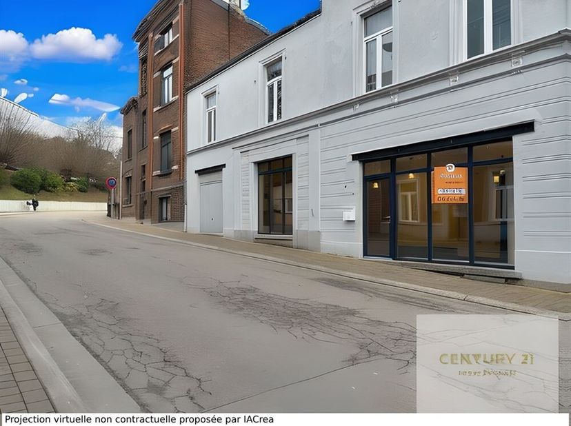 Zeer mooie commerciële ruimte van circa 80 m² met twee ramen (driedubbele beglazing) bestaande uit: een grote kamer van circa 57 m² en een kleine van